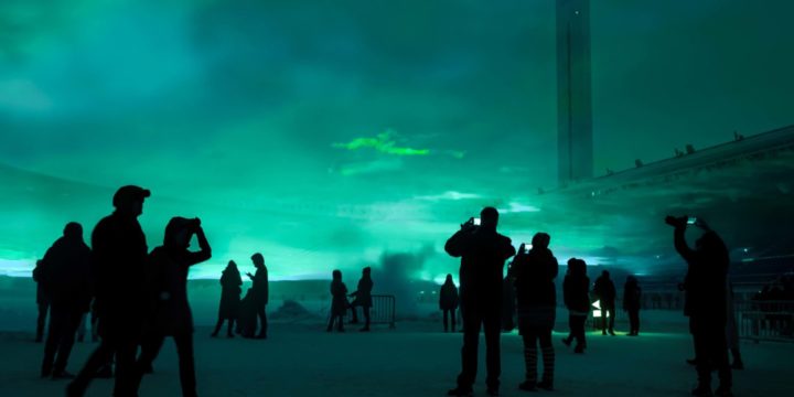 Lux Helsinki toi valon kaupunkiin ja sai yleisön liikkeelle niin pulkalla kuin lumilaudallakin